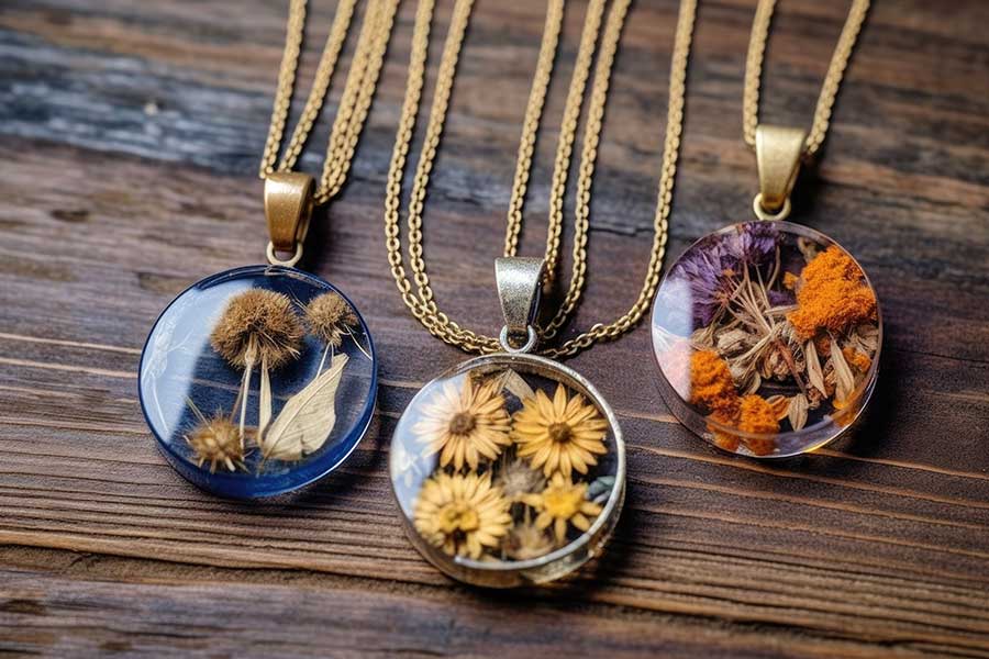 dried flower resin jewelry